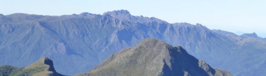 Pico Agulhas Negras e Prateleiras